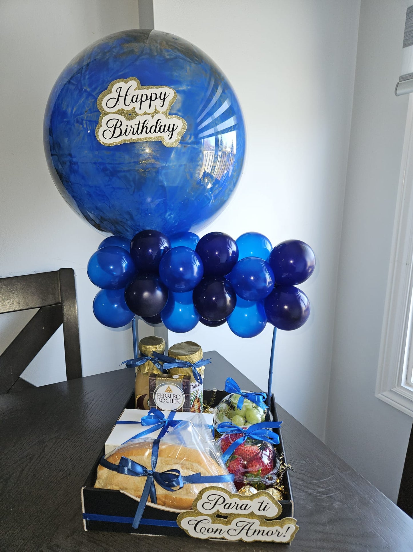 Personalized Breakfast Gift Box with Mini Balloons