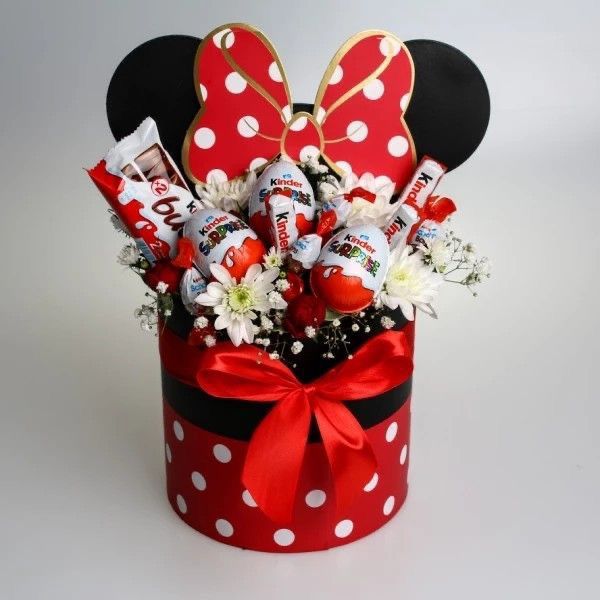 Minnie Mouse Chocolate Gift Box β Kinder Chocolates & Flowers in Toronto ππ«πΈ